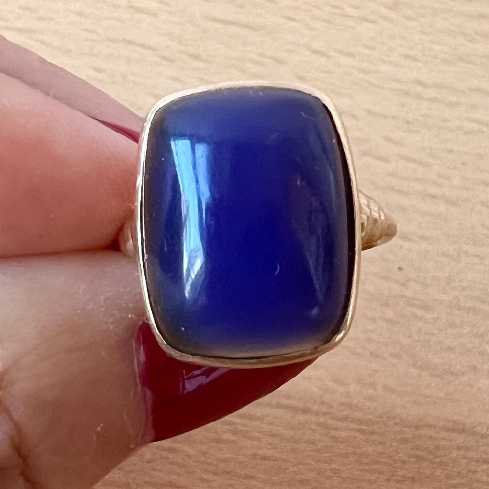VINTAGE 14K YELLOW GOLD BLUE PURPLE CHALCEDONY CABOCHON RING EUROPEAN HALLMARK - Picture 13 of 16